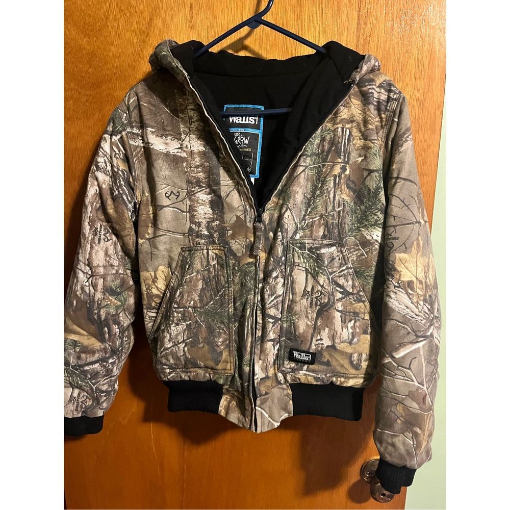 Walls with Kidz Grow System Coat. Realtree Camo. Youth XL